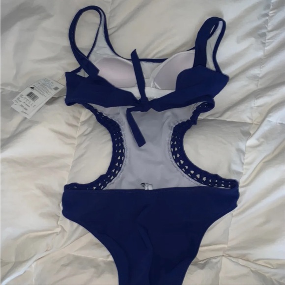 One piece blue bathing suit - Picture 2 of 3
